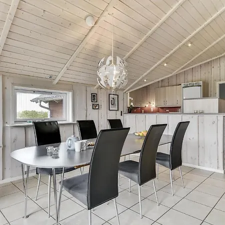 4 Bedroom Lovely In Juelsminde Sonderby (Midtjylland)