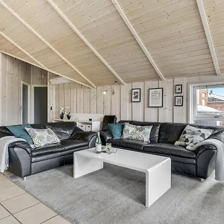 4 Bedroom Lovely In Juelsminde Sonderby (Midtjylland)
